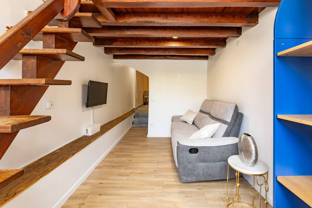 Salon & escalier - Béziers